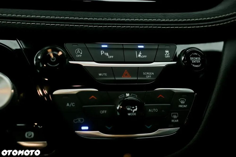 Chrysler Pacifica - 17