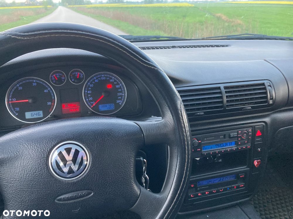 Volkswagen Passat 1.9 TDI Comfortline - 4