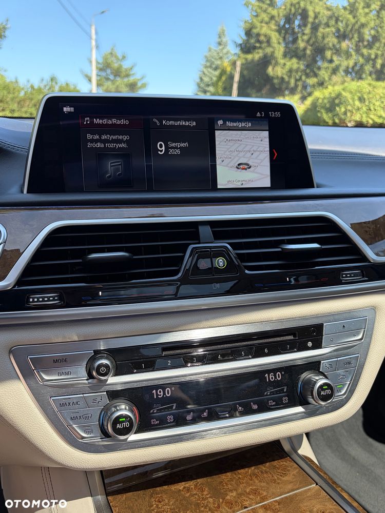BMW Seria 7 740Li - 14