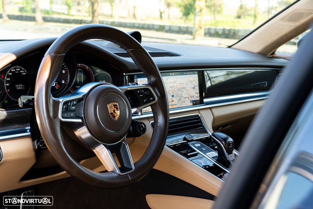 Porsche Panamera 4 S - 11