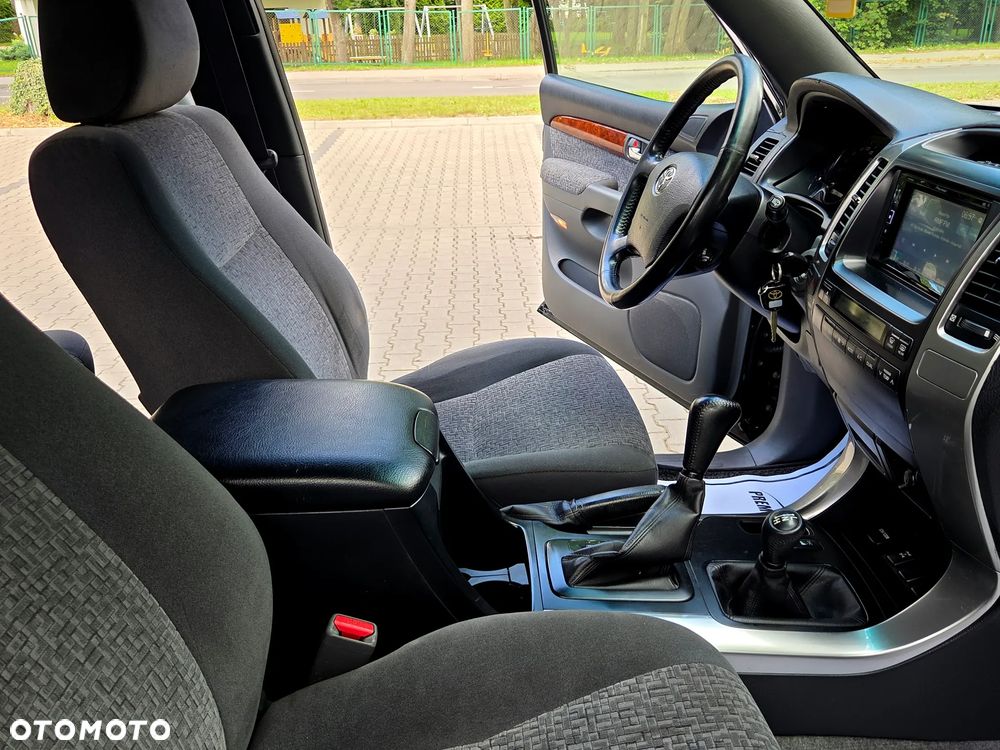 Toyota Land Cruiser - 14