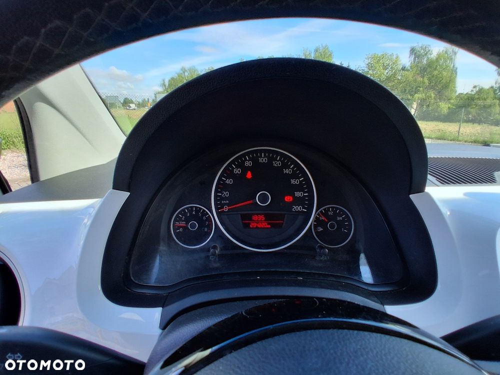Volkswagen up! white - 12