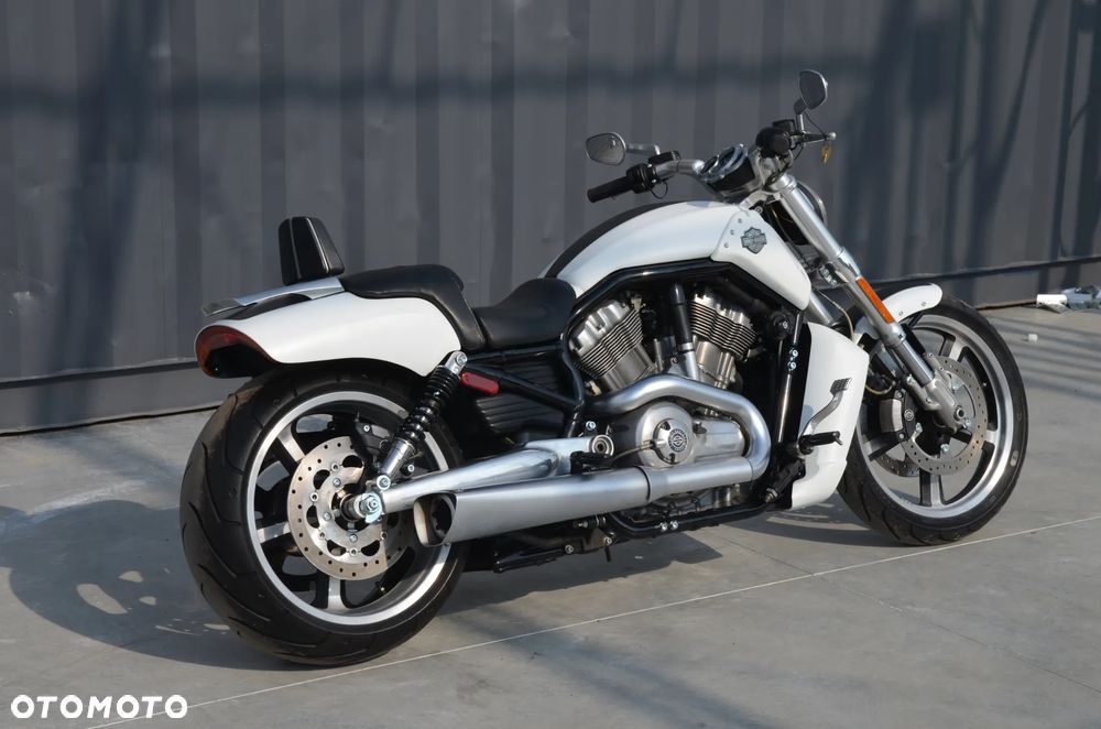 Harley-Davidson V-Rod Muscle - 3