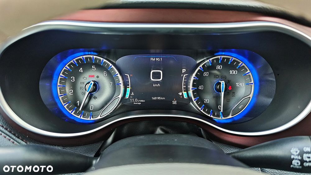 Chrysler Pacifica - 12