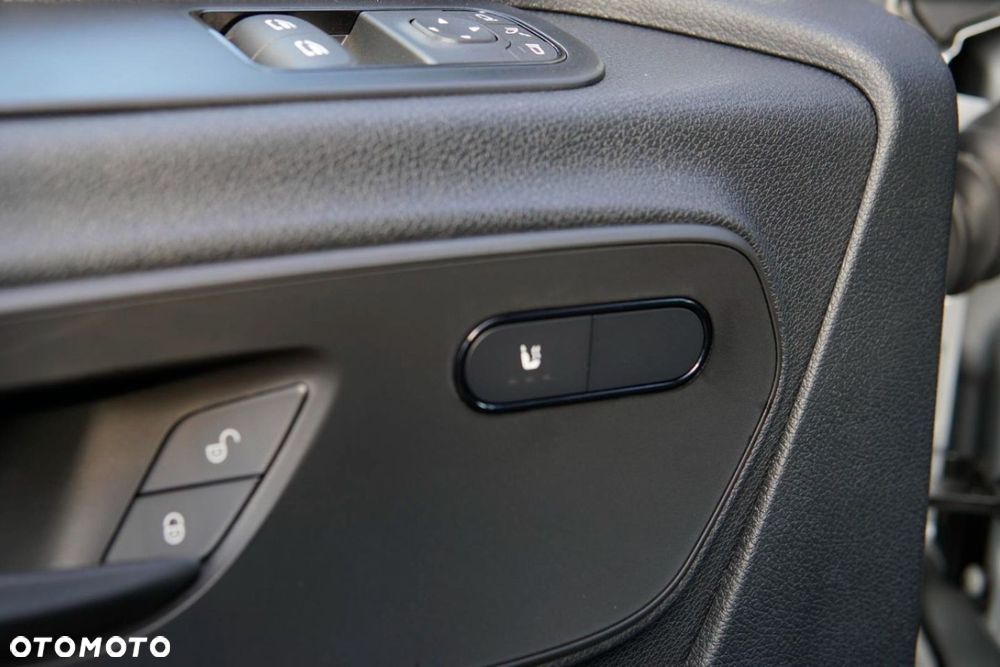 Mercedes-Benz Sprinter - 25