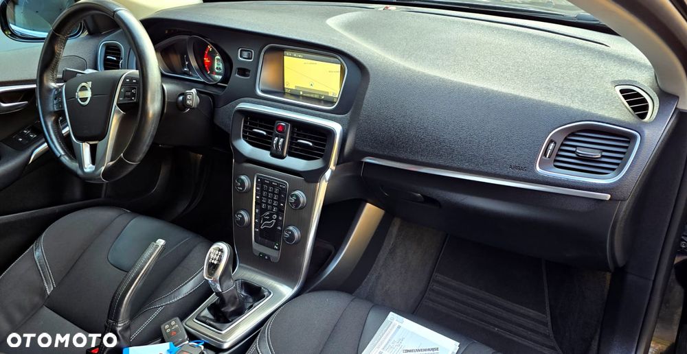 Volvo V40 D2 R Design - 19