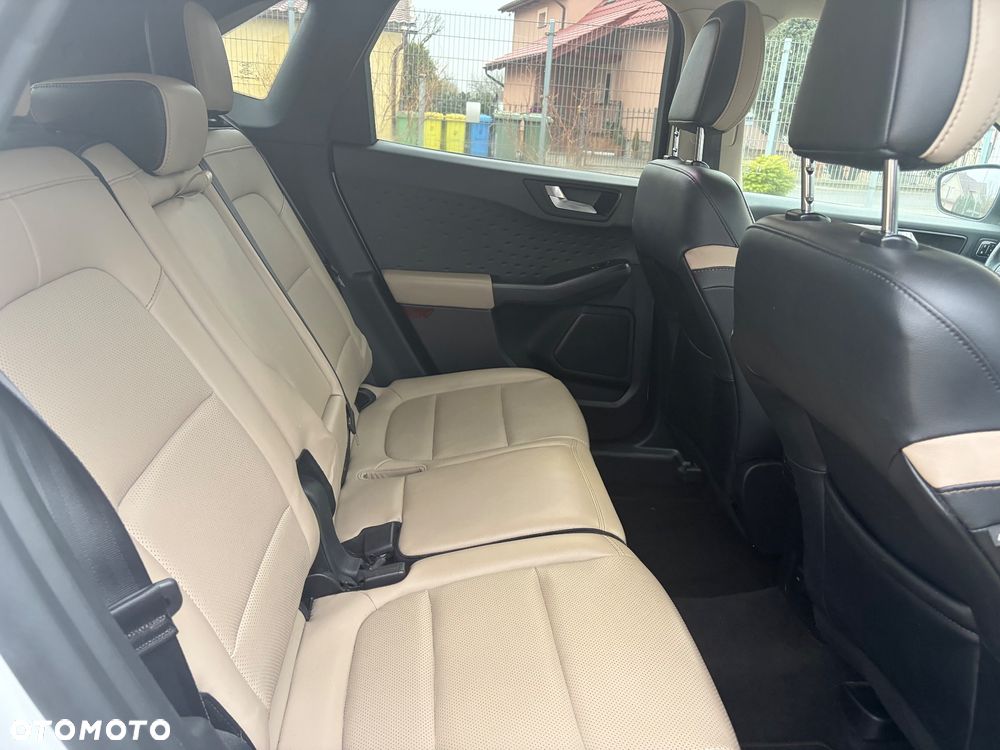Ford Kuga - 17