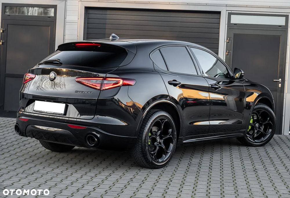 Alfa Romeo Stelvio 2.0 Turbo 16V AT8-Q4 Veloce - 13