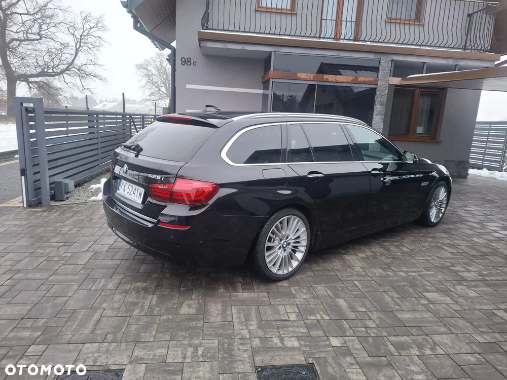 BMW Seria 5 528i Luxury Line - 35