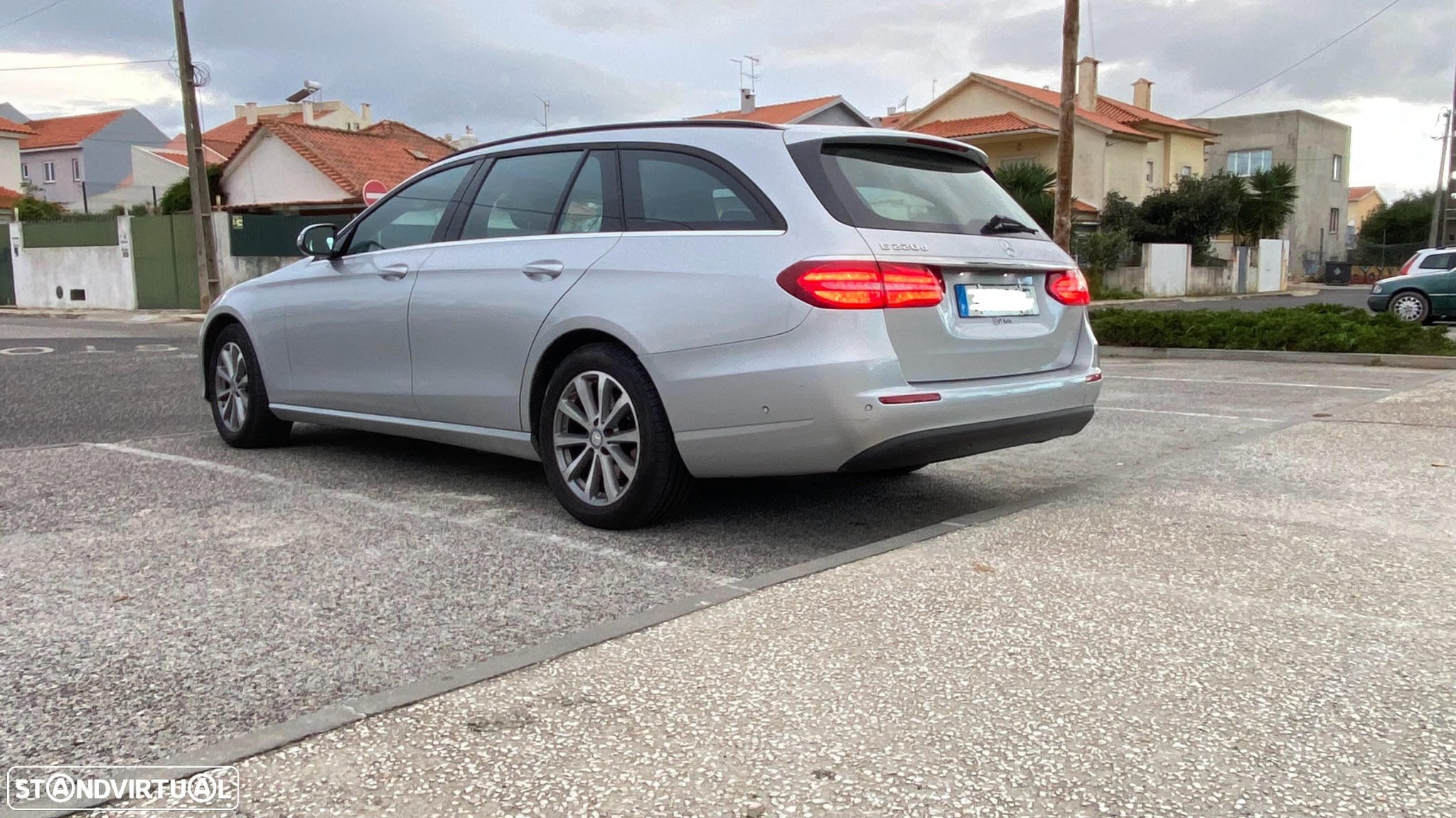 Mercedes-Benz E 220 d T 9G-TRONIC Avantgarde - 19