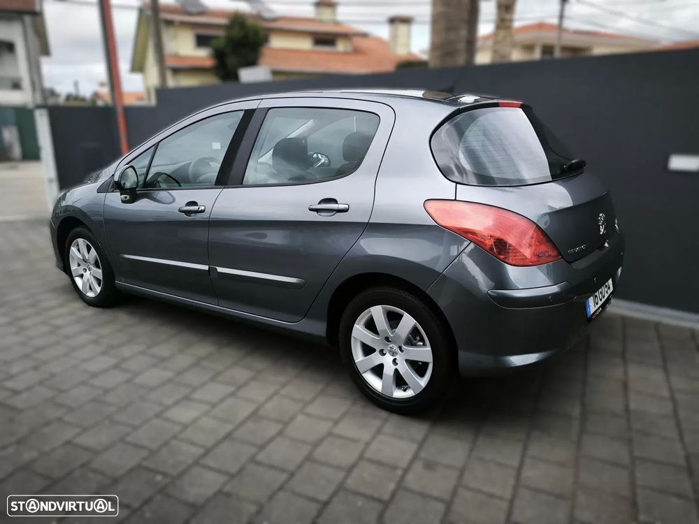 Peugeot 308 1.6 HDi Executive - 12