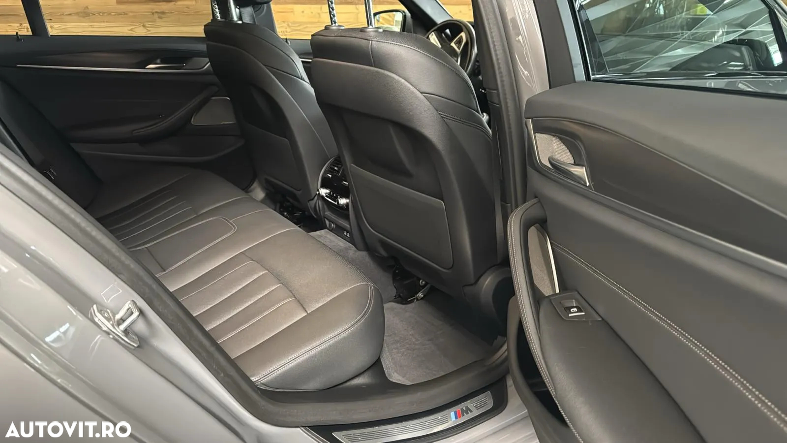 BMW Seria 5 530i AT MHEV - 12