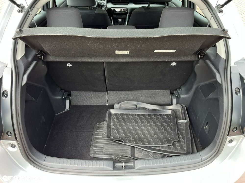 Toyota Yaris - 40