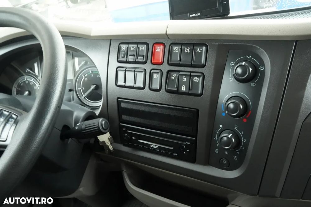 DAF LF 260 / 4X2 / LIVRARE - 7.30 + HDS HYVA HC 153 / RADIOCOMANDĂ / ROTATOR / AUTOMATĂ / EURO 6 - 32