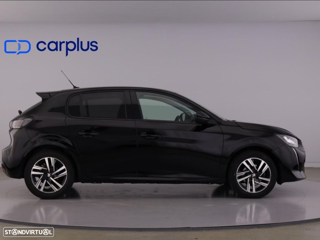 Peugeot 208 - 8