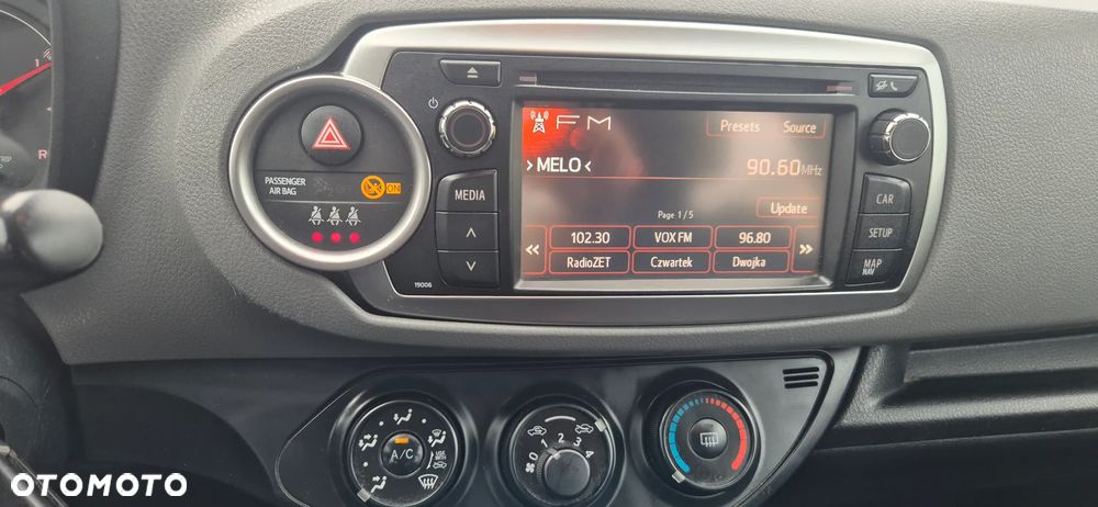 Toyota Yaris 1.0 Premium - 11