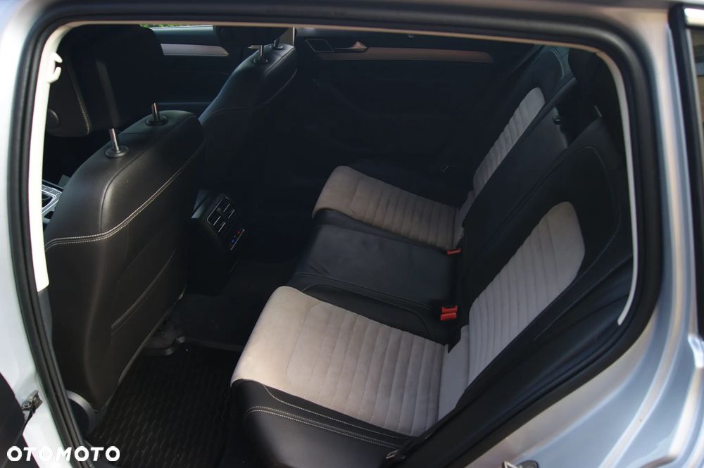 Volkswagen Passat 1.6 TDI SCR DSG Business - 26