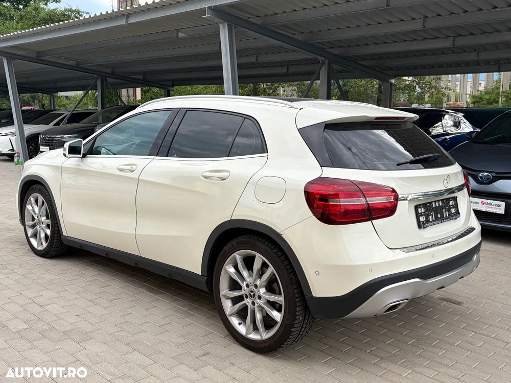 Mercedes-Benz GLA 220 d Aut. - 12