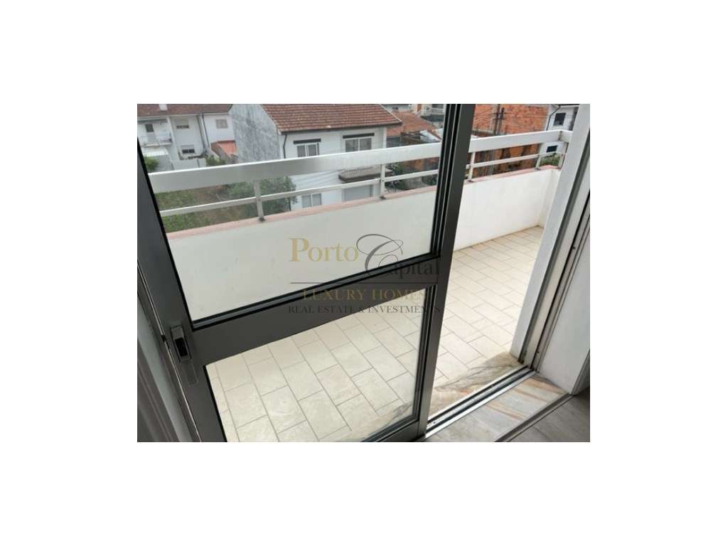 EXCELENTE APARTAMENTO T2, COM COZINHA EQUIPADA, VARANDA, LUGAR DE G... - Grande imagem: 3/22