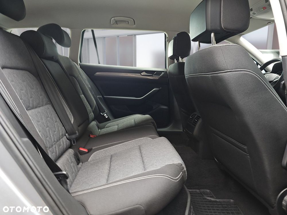 Volkswagen Passat 2.0 TDI EVO Business DSG - 18
