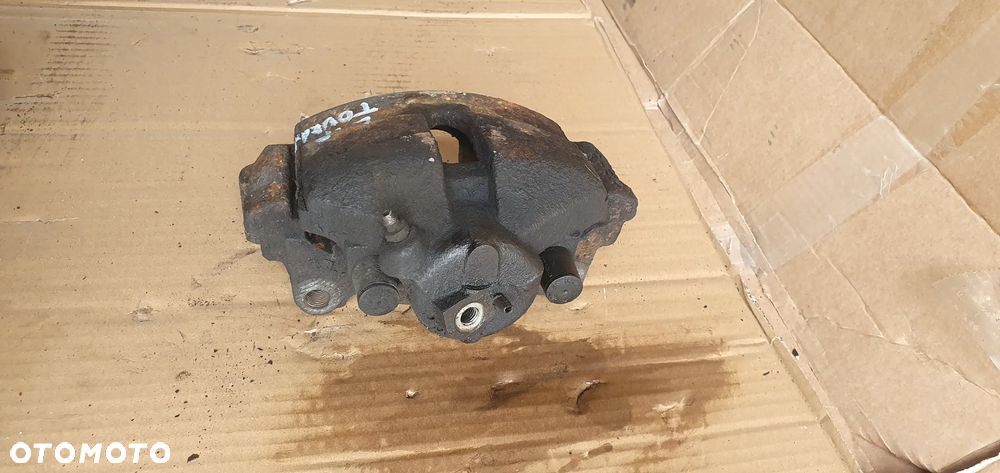 Zacisk hamulcowy lewy przód przedni VW Touran 1T0 - 2