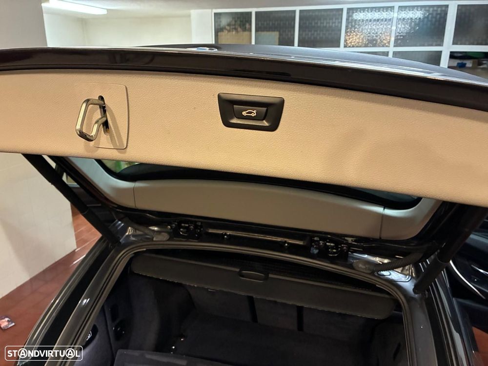 BMW 318 d Line Sport - 19