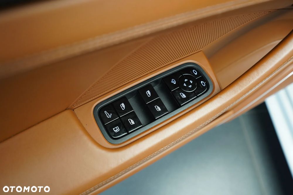 Porsche Panamera Turbo S e-Hybrid - 40