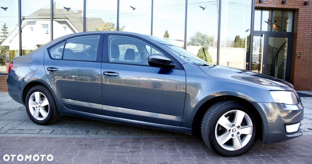 Skoda Octavia 2.0 TDI Edition DSG - 5