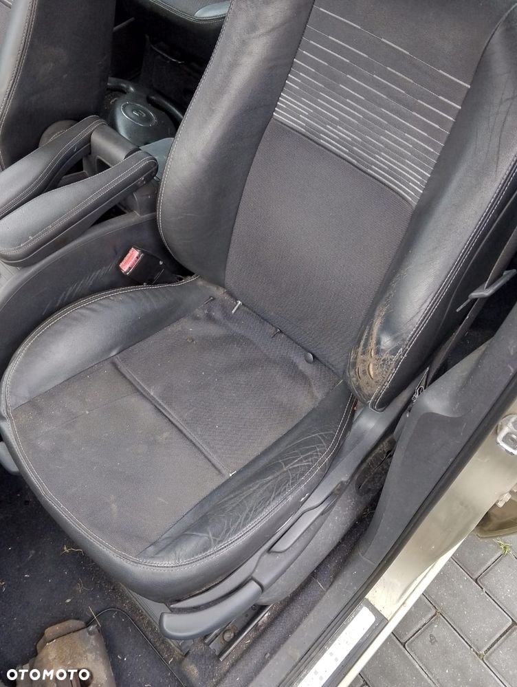 Renault Megane Scenic II (06-09r.) 1.5Dci 106KM. Silnik K9K 732 Skrzynia TL4000 lakier TED11 D11 – BEIGE PEPPER BC. Cały na części. GWARANCJA !!! - 10