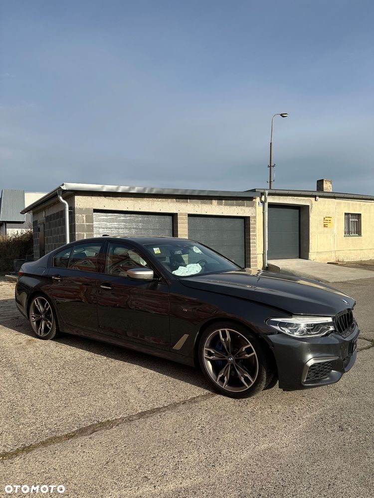BMW Seria 5 M550i xDrive sport - 2