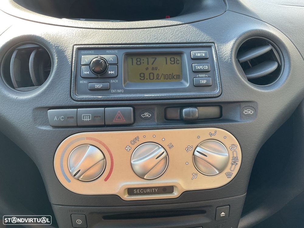 Toyota Yaris 1.0 In-Pack - 24
