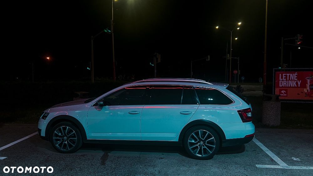 Skoda Octavia 1.8 TSI 4x4 DSG Scout - 32
