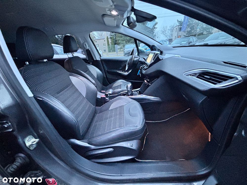 Peugeot 2008 1.6 VTi Allure - 12