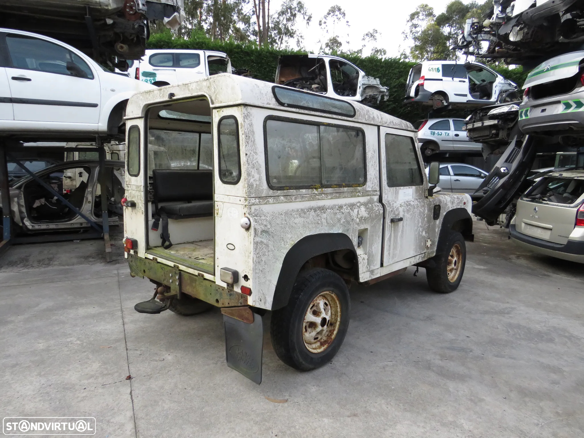 Land Rover Defender 90 2.5 TDI (113 CV) 1996  - Peças Usadas (8920) - 4