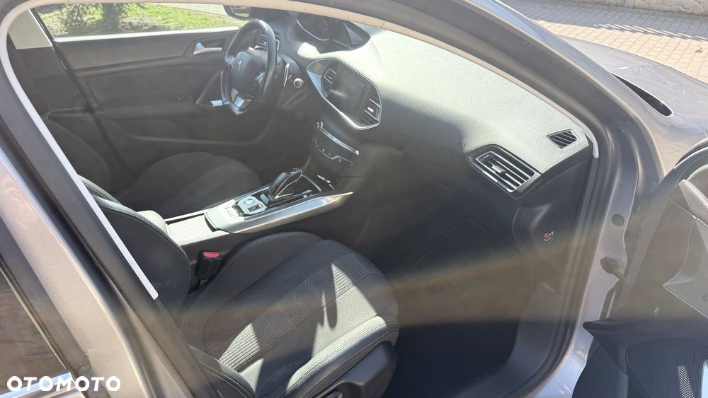 Peugeot 308 BlueHDi 130 EAT8 Stop & Start Allure - 12