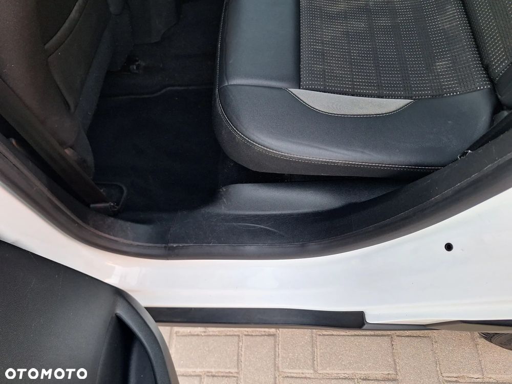 Peugeot 2008 BlueHDi FAP 120 STOP & START Crossway - 24