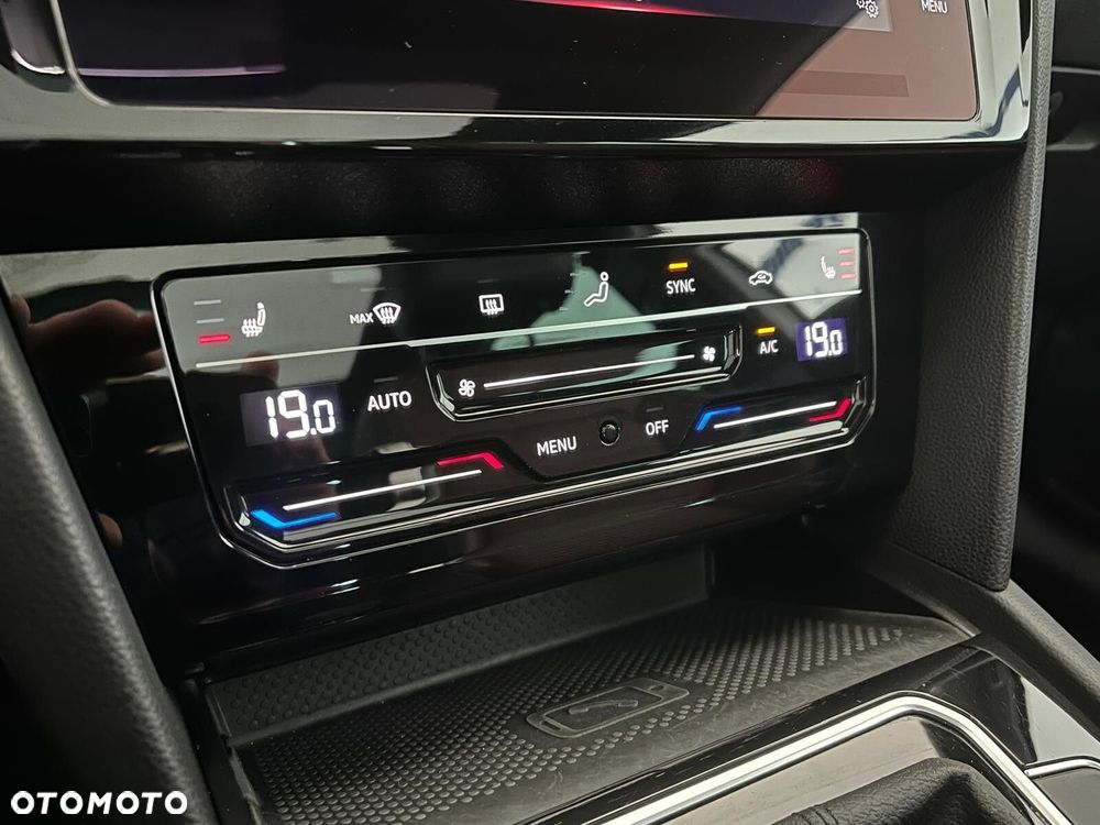 Volkswagen Passat Variant 2.0 TSI Elegance DSG - 32