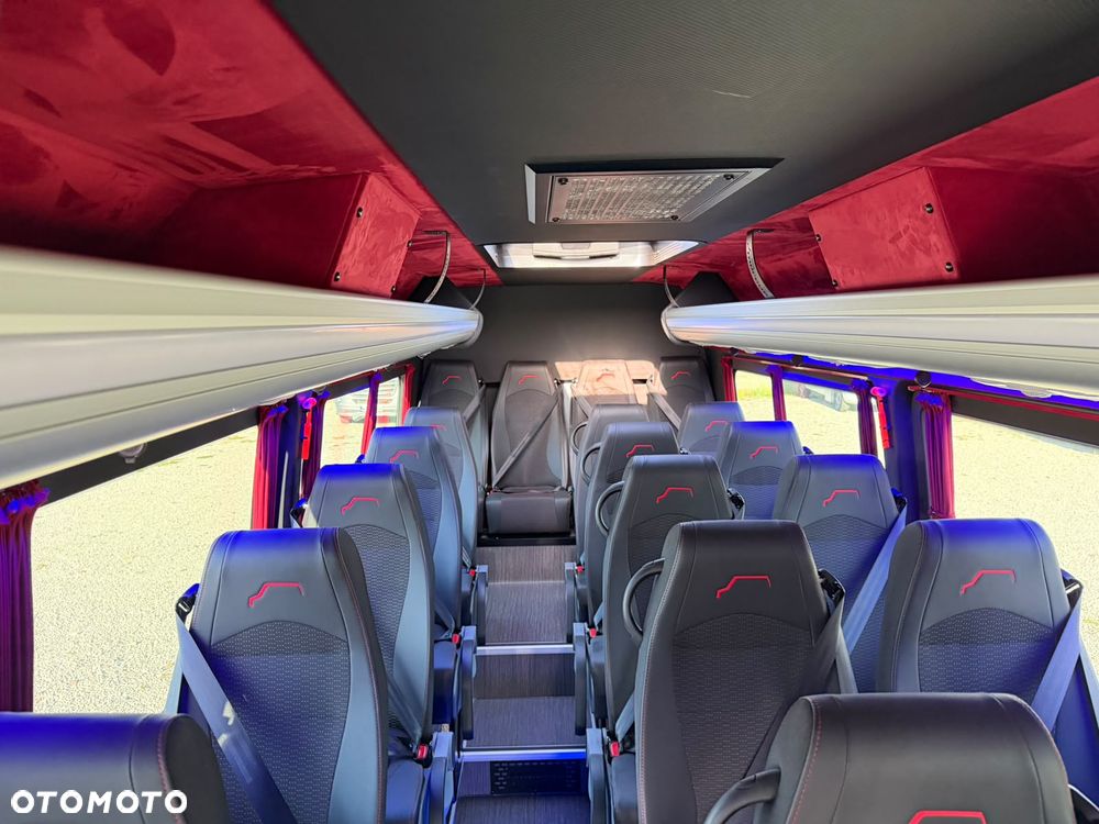 Mercedes-Benz Sprinter 519 - 19