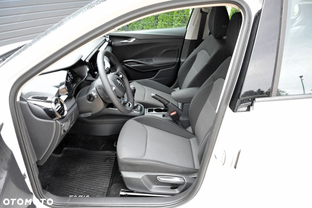 Skoda Fabia 1.0 Ambition - 10
