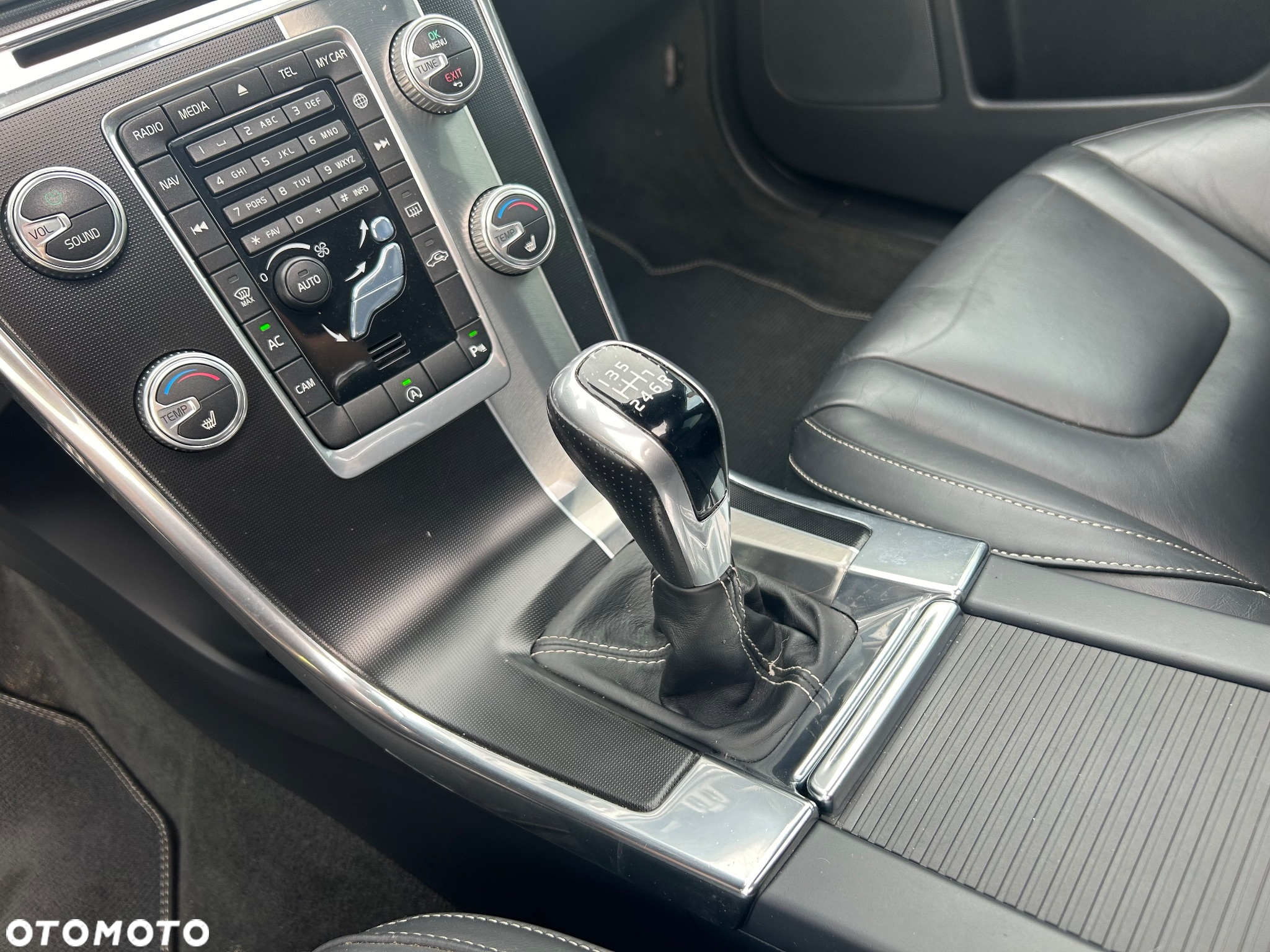 Volvo XC 60 D4 Drive-E R-Design Summum - 26