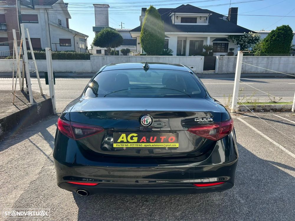 Alfa Romeo Giulia 2.2 D - 6