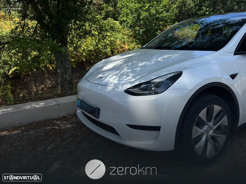Tesla Model Y RWD - 2
