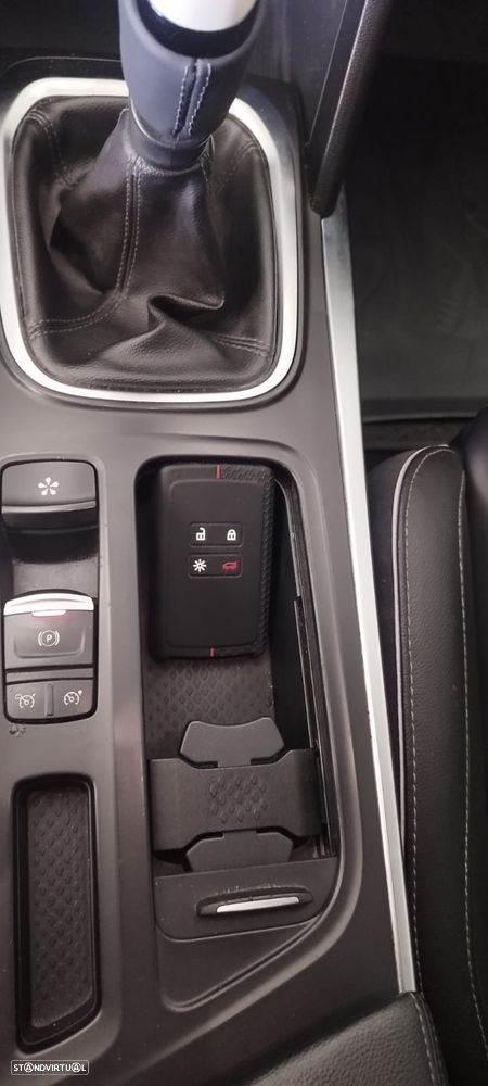 Renault Mégane Sport Tourer ENERGY dCi 130 BOSE EDITION - 12