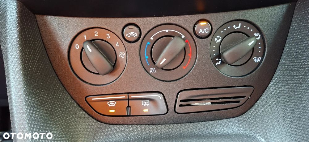 Ford Tourneo Connect Grand - 14