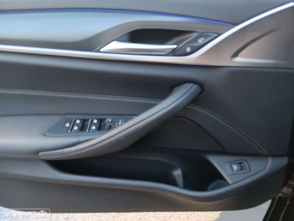 BMW 520 d Pack Desportivo M Auto - 19