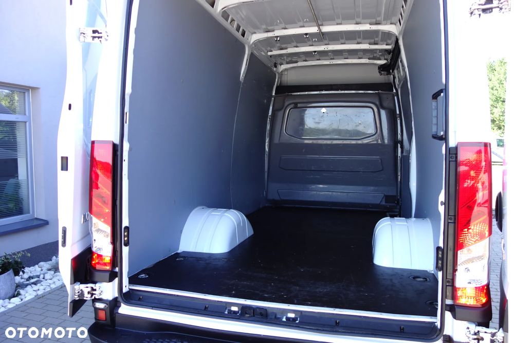 Iveco Daily Automat Bliźniak 35-180 L3H2 Klima Webasto Kamera Ledy - 10