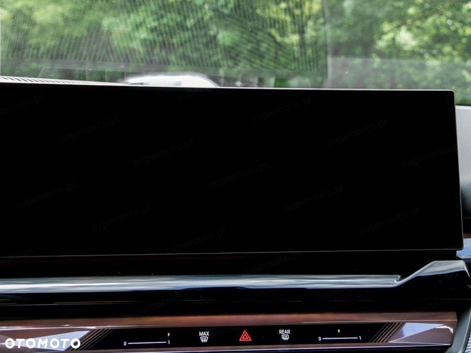 BMW Seria 5 540d xDrive mHEV M Sport - 11