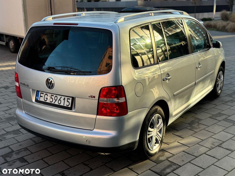 Volkswagen Touran 2.0 TDI Highline - 5