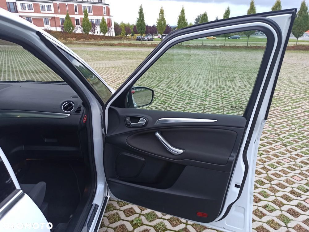 Ford S-Max 2.0 TDCi DPF Titanium - 25