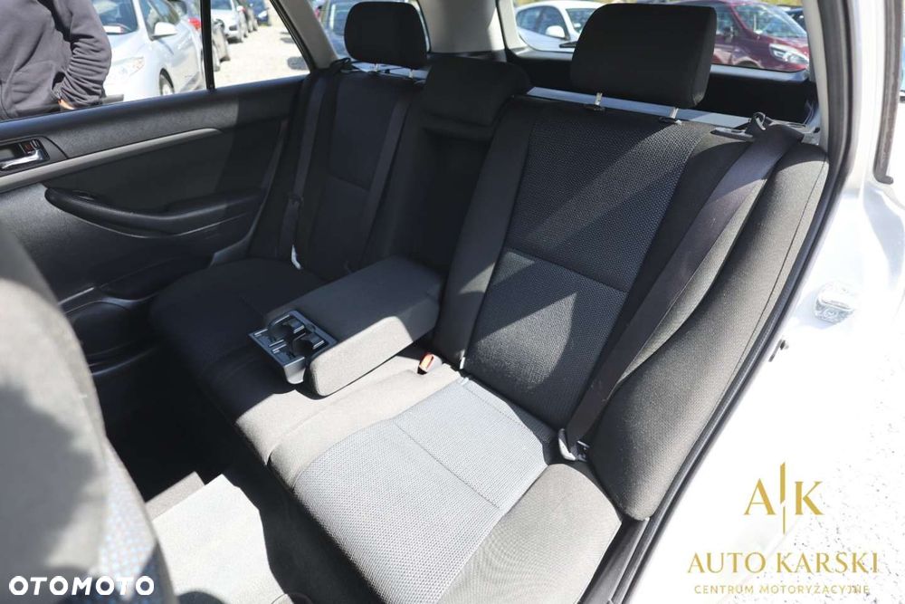 Toyota Avensis - 31